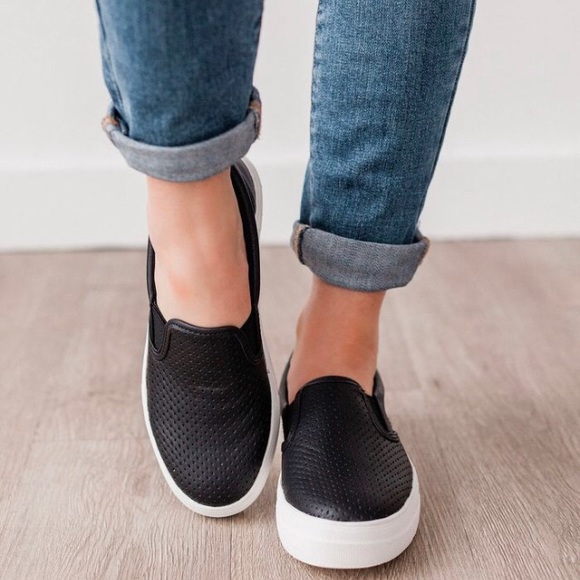 New Black slip on last one! - Picture 3 of 8